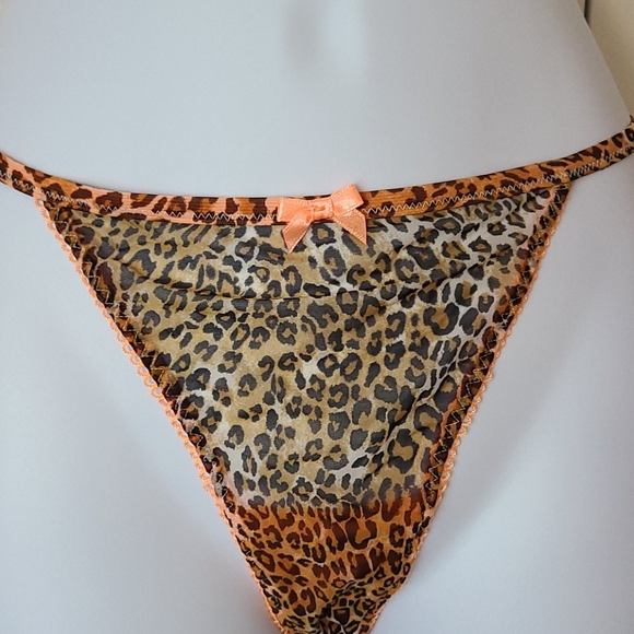 Victoria's Secret Cheetah Set - Picture 15 of 16